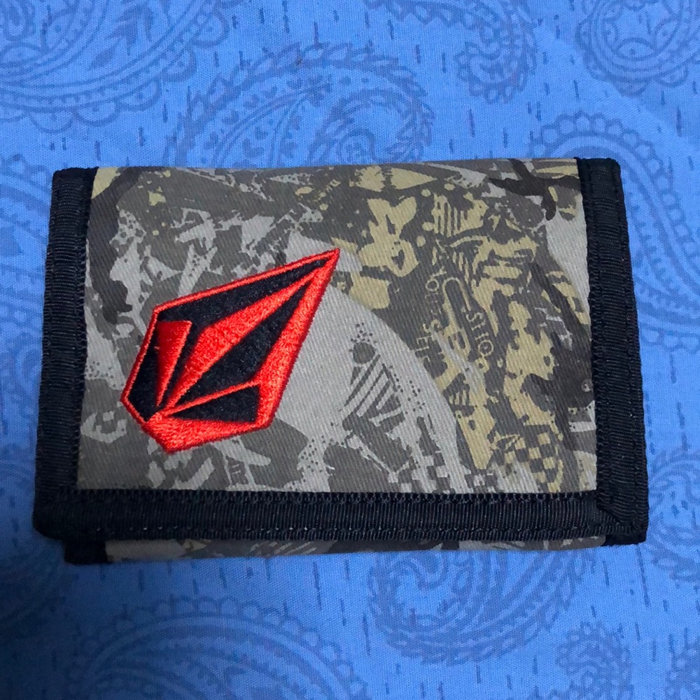 Vulcom wallet NWT